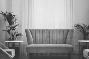 Quel coussin pour canapé gris ?